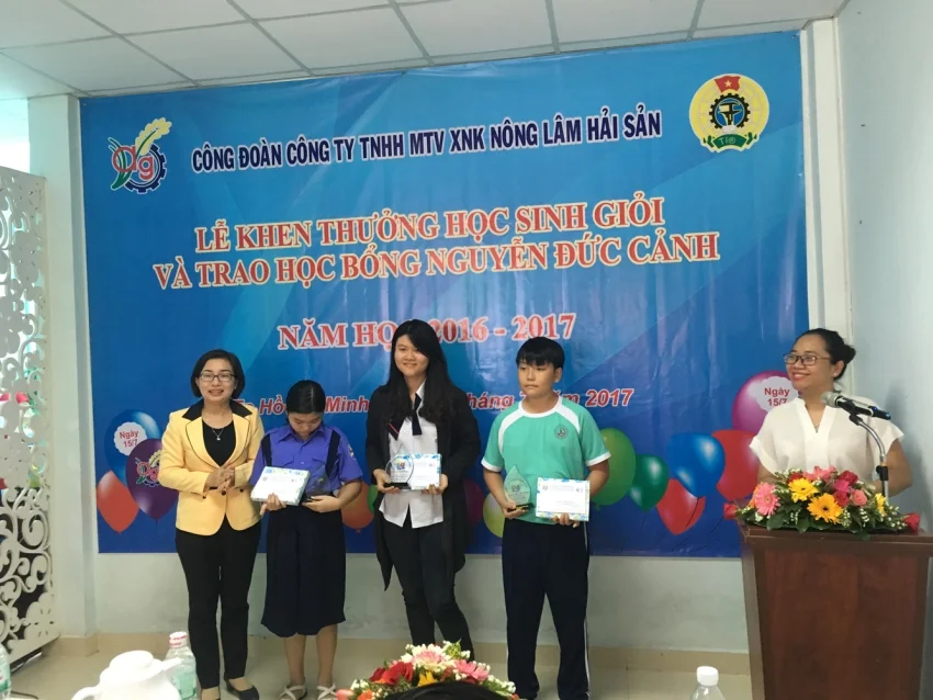 Lễ trao học bỗng Nguyễn Đức Cảnh năm 2017 — ảnh 3