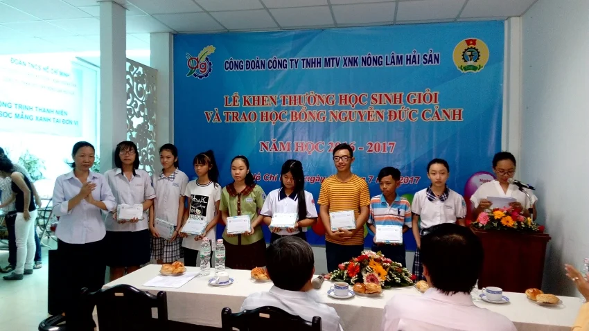 Lễ trao học bỗng Nguyễn Đức Cảnh năm 2017 — ảnh 6